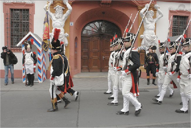 http://www.showmeyourpix.net/files/47/FrenchInfparade.jpg