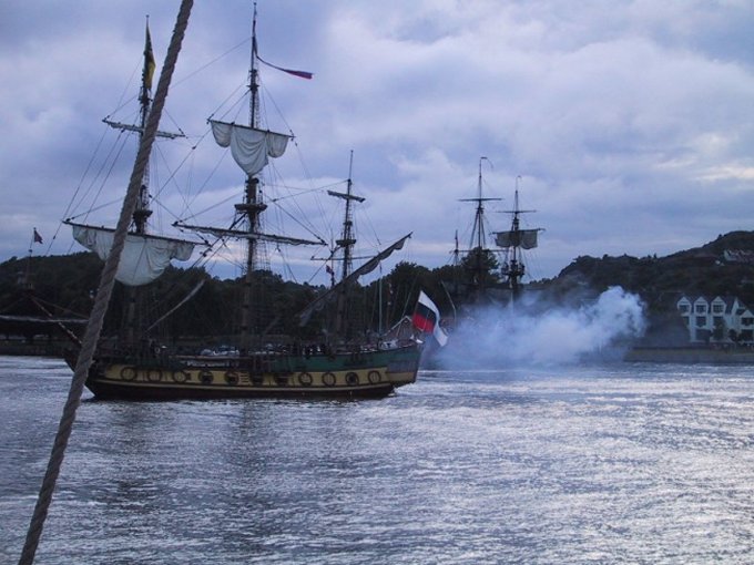 http://www.showmeyourpix.net/files/47/Ships1.jpg