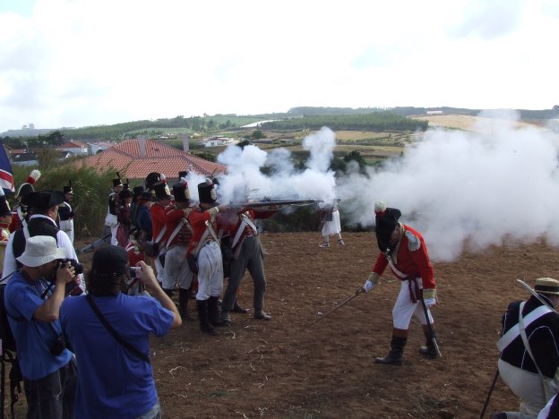 http://www.showmeyourpix.net/files/48/Britsfiring.jpg