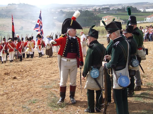 http://www.showmeyourpix.net/files/48/OfficerwithRifles.jpg